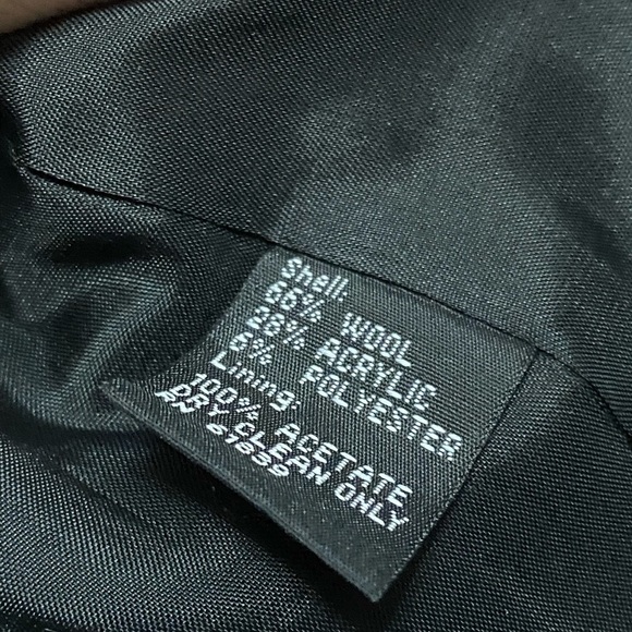 Stunning black blazer with gold shimmer details - Picture 7 of 7